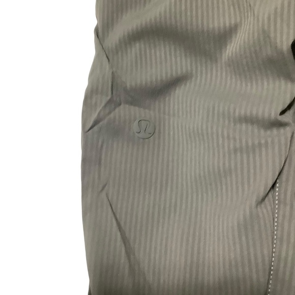 Lululemon Beyond the Studio Crop Sz 4 Grey Sage - Picture 12 of 13